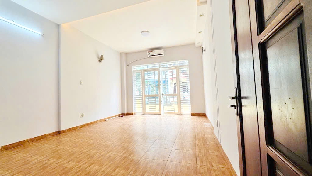 Bán nhà mặt tiền 2 lầu 4x16m KDC Cao Lỗ Phường 4 Quận 8